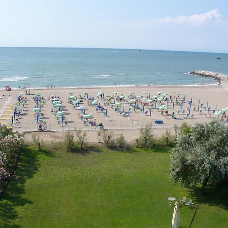 Casa Per Ferie Maria Assunta Hotel Lido di Jesolo Buitenkant foto